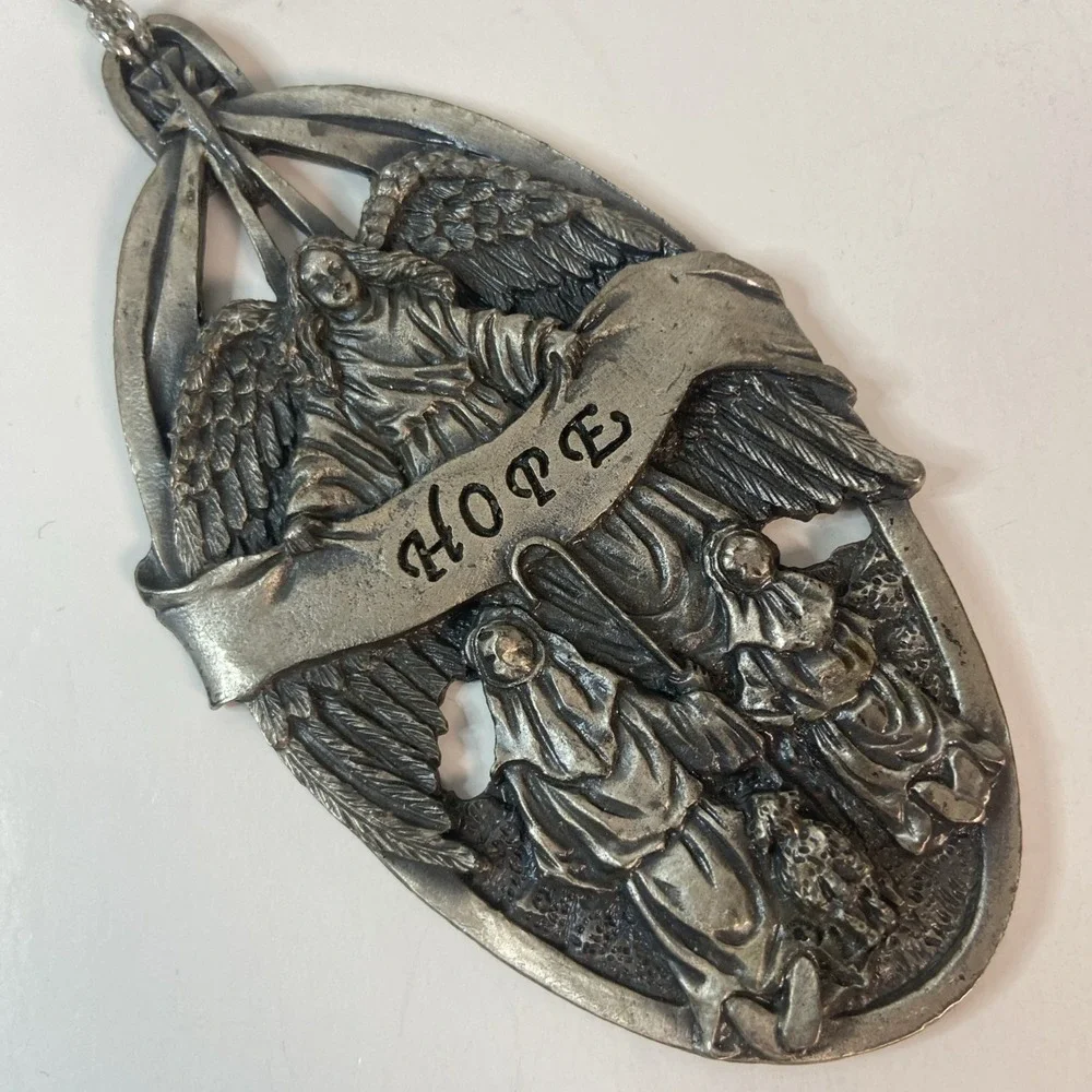 Vtg 1994 House of Lloyd Christmas Around the World Angel of Hope Pewter Ornament